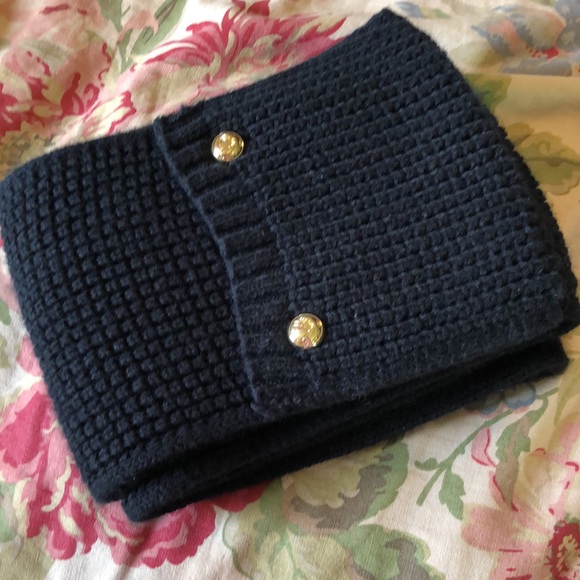 MICHAEL KORS 78”L x 6.5”W Long Woven Scarf Gold Logo Hardware Pockets - Picture 5 of 16